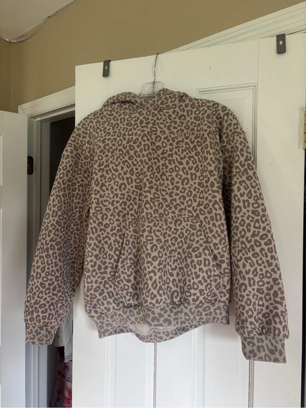 Comfrt hoodie Leopard Print Hooded Sweatshirt - Taupe & Brown